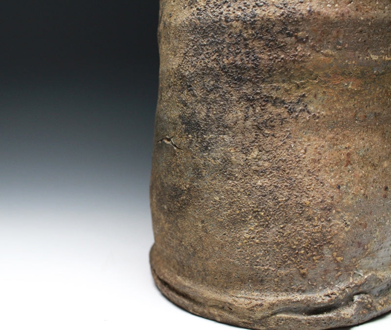 22080 Kaneshige Toyo (Bizen Eared Vase (Jikchuusai))