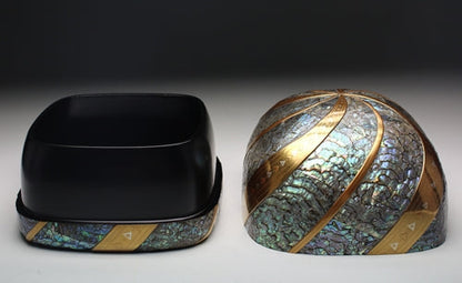 21497 Shunsho Hattori (Glowing Shell Decoration Box) HTTORI Shunsho