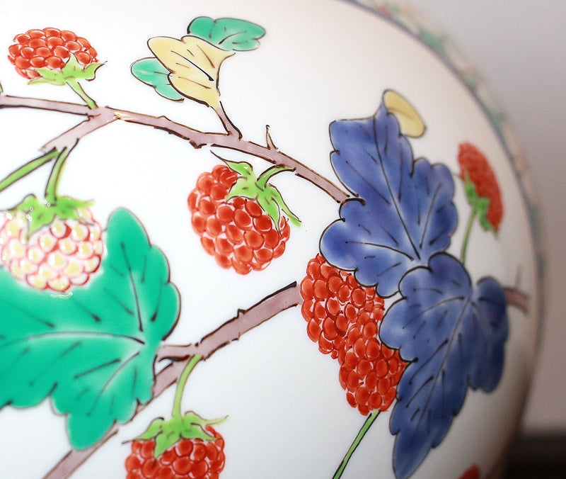 23334 Living National Treasure 14th generation Sakaida Kakiemon (Nigorote Sanpowarimon Vase (Exhibited at Nihonbashi Mitsukoshi Main Store in 2003)) 