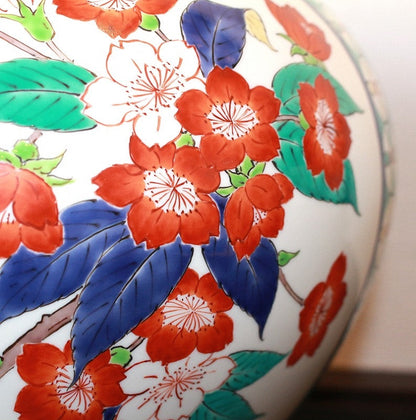 23334 Living National Treasure 14th generation Sakaida Kakiemon (Nigorote Sanpowarimon Vase (Exhibited at Nihonbashi Mitsukoshi Main Store in 2003)) 