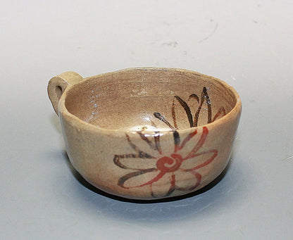 22070 Master Craftsman 11th generation Raku Kichizaemon [Kei-iri] (Chrysanthemum painting sake cup) RAKU keinyu