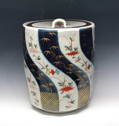 22096 Living National Treasure Kato Hajime (Colored and gold-painted chrysanthemum design water jar)