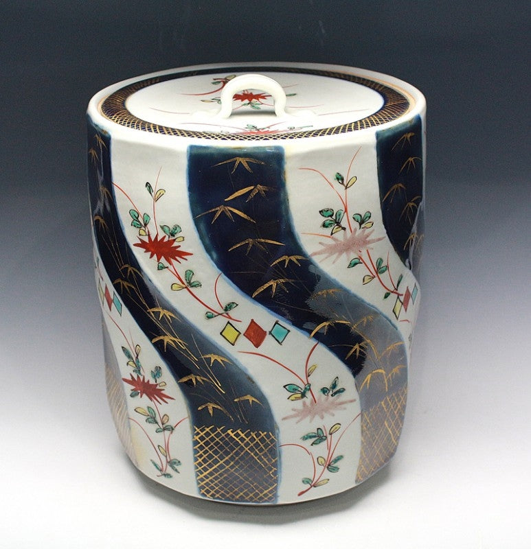 22096 Living National Treasure Kato Hajime (Colored and gold-painted chrysanthemum design water jar)