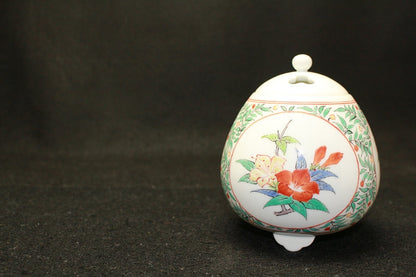 24549 Living National Treasure 14th generation Sakaida Kakiemon (Nigorote Sanpowariyama Azalea Design Incense Burner) 