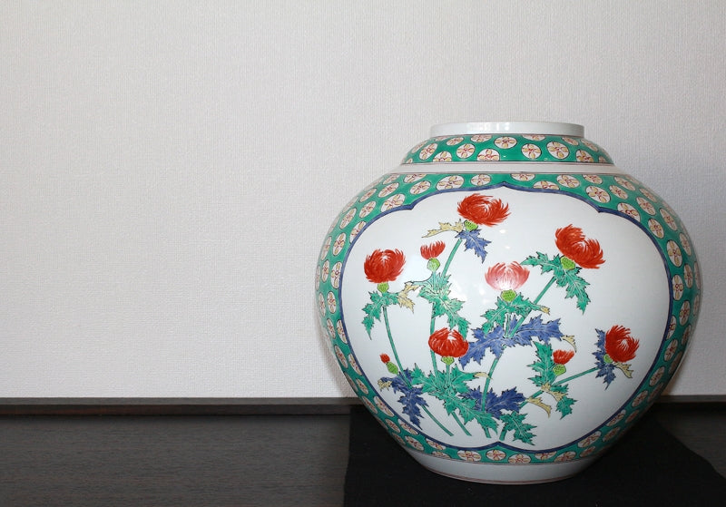 24550 Living National Treasure 14th generation Sakaida Kakiemon (Muddy hand three-sided split flower vase with floral motif) 