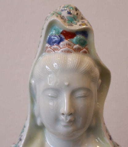 21567 13th generation Sakaida Kakiemon (colored standing statue of Oyakuyu Kannon)