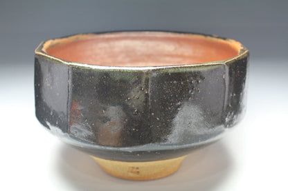 21637 Bernard Leach (1964 pot)