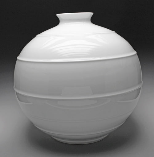 21795 Living National Treasure Inoue Manji (White porcelain vase with line pattern)