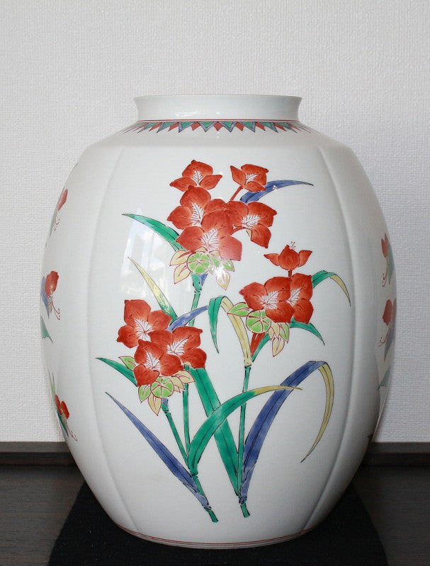 24487 14th generation Sakaida Kakiemon (Muddy hand dewdrop design vase) 