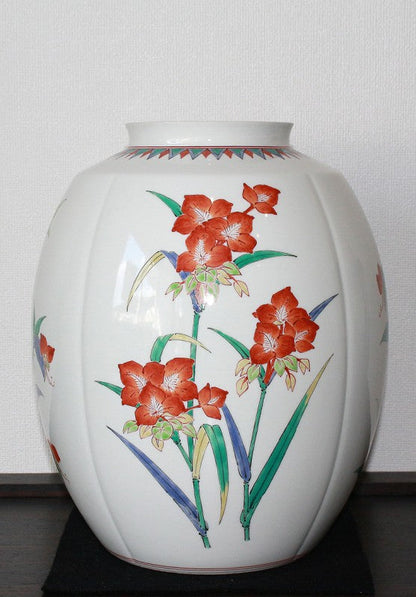 24487 14th generation Sakaida Kakiemon (Muddy hand dewdrop design vase) 