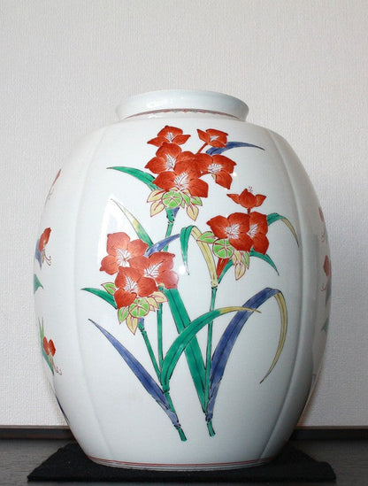 24487 14th generation Sakaida Kakiemon (Muddy hand dewdrop design vase) 