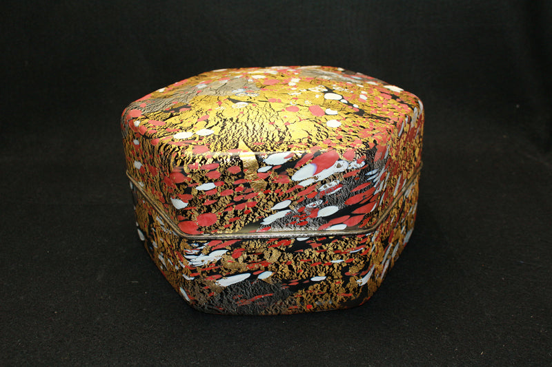 24980 FUJITA Kyohei (Hand-blown decorative box, red and white plum blossoms) 