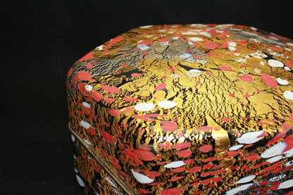 24980 FUJITA Kyohei (Hand-blown decorative box, red and white plum blossoms) 