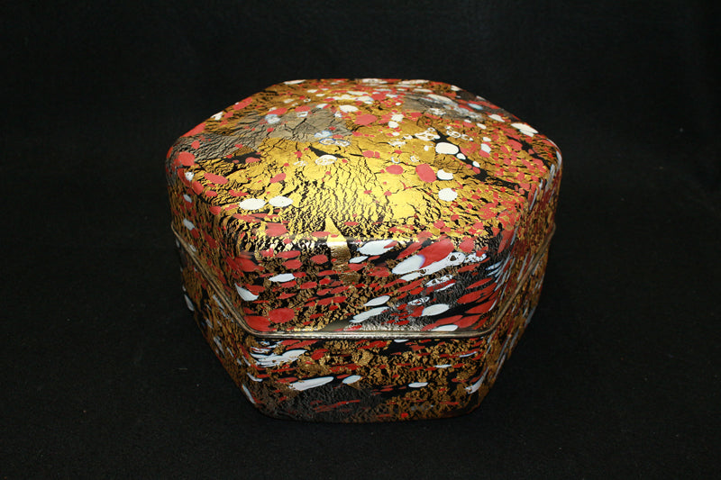 24980 FUJITA Kyohei (Hand-blown decorative box, red and white plum blossoms) 