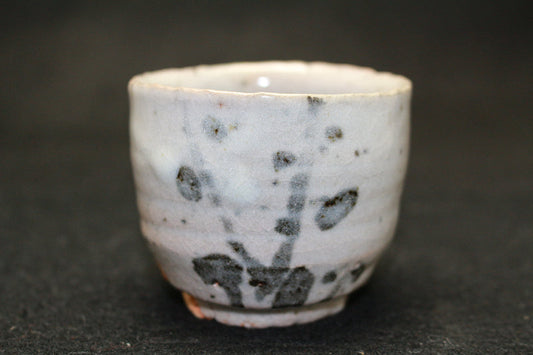 24584 ARAKAWA Toyozo (Karatsu style sake cup) 