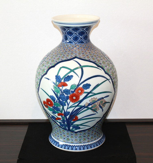 22010 Living National Treasure Imaemon Imaizumi 13th (Colored Nabeshima Two-sided Flower Pattern Vase)