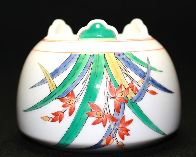 22683 Living National Treasure 14th Generation Sakaida Kakiemon (Muddy Hand Orchid Design Incense Burner) 