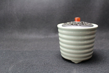 24066 Imperial Household Artist, Ceramic Master Hazan Itaya (Celadon Incense Burner) 