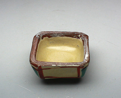 21975 Living National Treasure HAMADA Shoji (Ryukyu Kiln Red Painting Box)