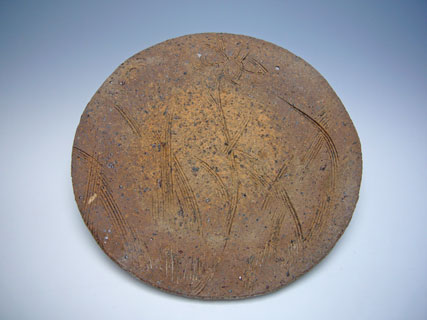 18102 Kitaoji Rosanjin [2nd Touanshiki] (Bizen earthenware grass pattern comb carving plate [small plate])