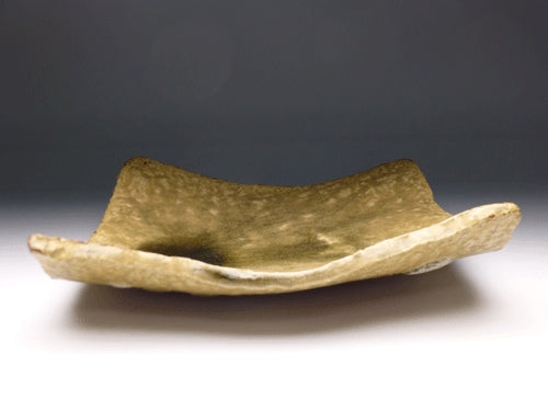 19959 Kitaoji Rosanjin (Iga glaze shinogi square bowl)