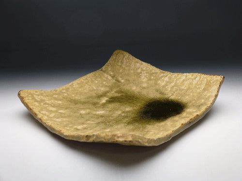 19959 Kitaoji Rosanjin (Iga glaze shinogi square bowl)