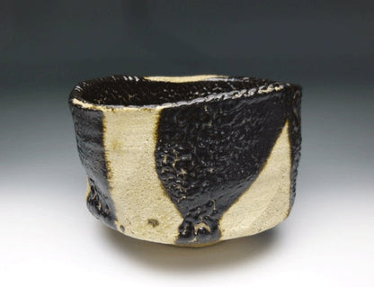 20088 KATO Takahiro (Black Oribe tea bowl)