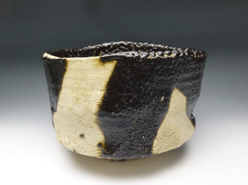 20088 KATO Takahiro (Black Oribe tea bowl)