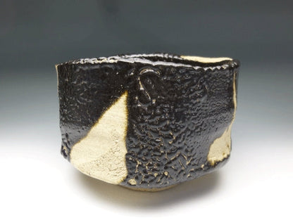 20088 KATO Takahiro (Black Oribe tea bowl)