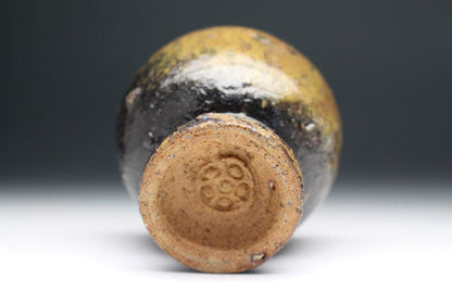 20472 MORI Togaku [Samukaze Kiln] (Bizen Kuinomi [Sake cup])