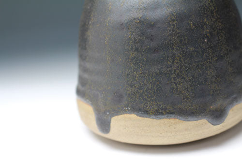 2050 FUHIRA Shin (Black glaze sake bottle)