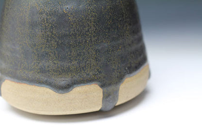 2050 FUHIRA Shin (Black glaze sake bottle)