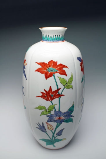 20166 14th generation Sakaida Kakiemon (Muddy hand stone flower iron line pattern vase)