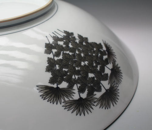 20634 13th generation Imaemon Imaizumi (colored light ink chrysanthemum design bowl)