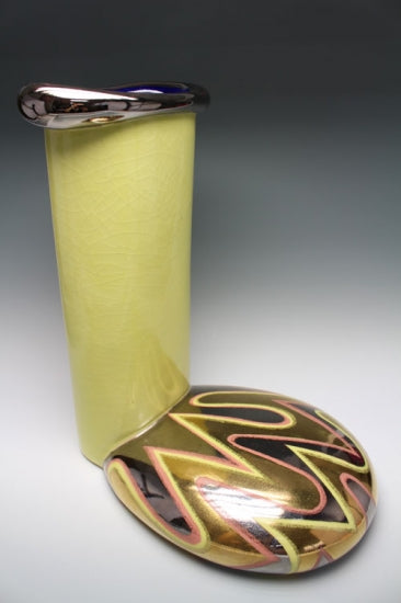 20676 YANAGIHARA Mutsuo (Gold and silver vase with slippers)