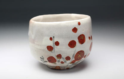 20695 Arakawa Toyozo (Red and white plum tea bowl)