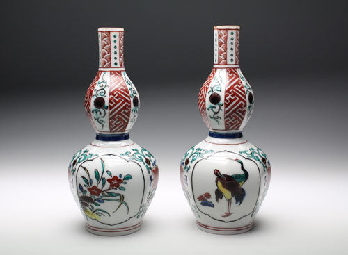 24075 Tadao Miyamoto (Pair of Old Kutani Style Sake Bottles) 