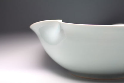 20916 Shinobu Kawase (celadon bowl)