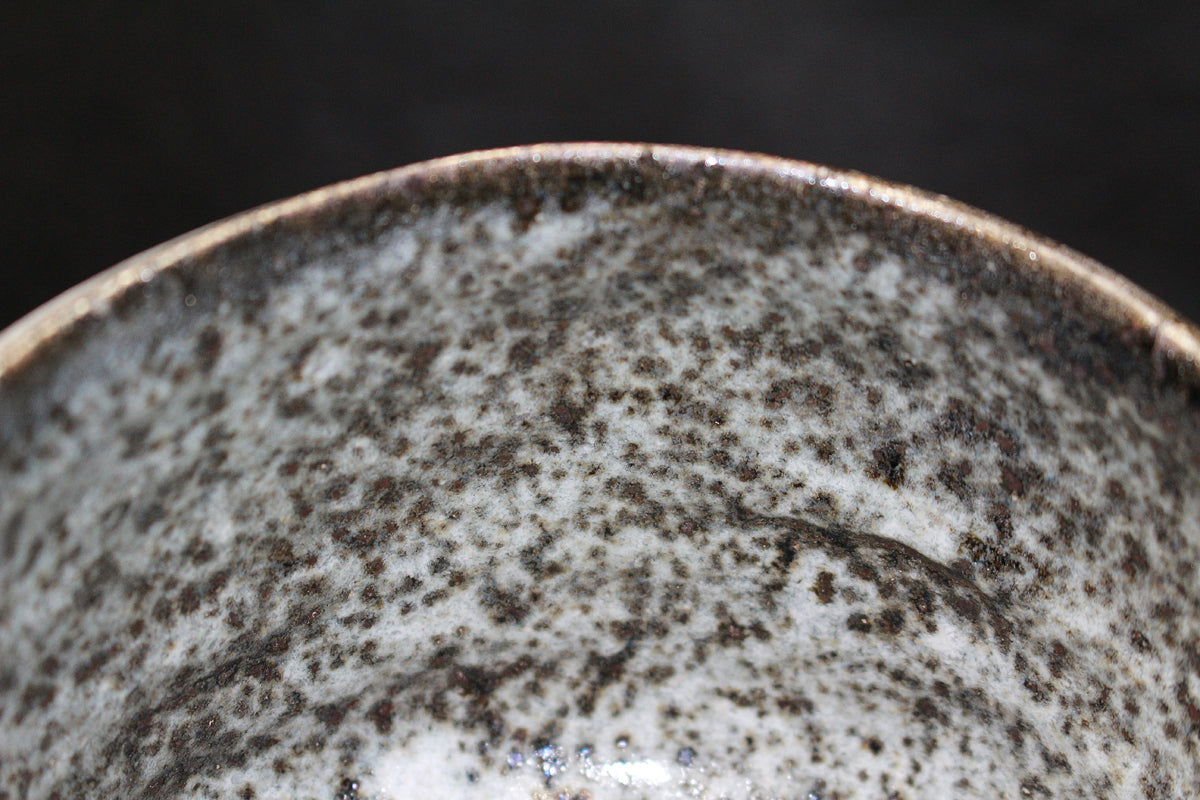 26127　人間国宝　清水卯一	　蓬莱掛分赤土彩茶盌