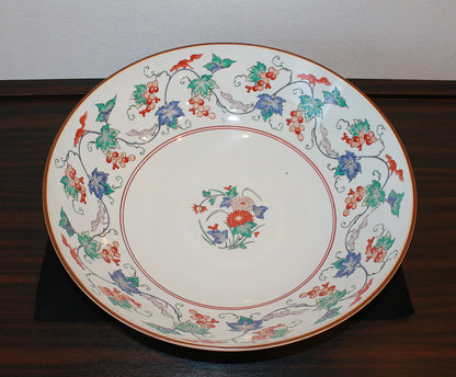 26134	１３代酒井田柿右衛門	  濁手葡萄りす文深鉢