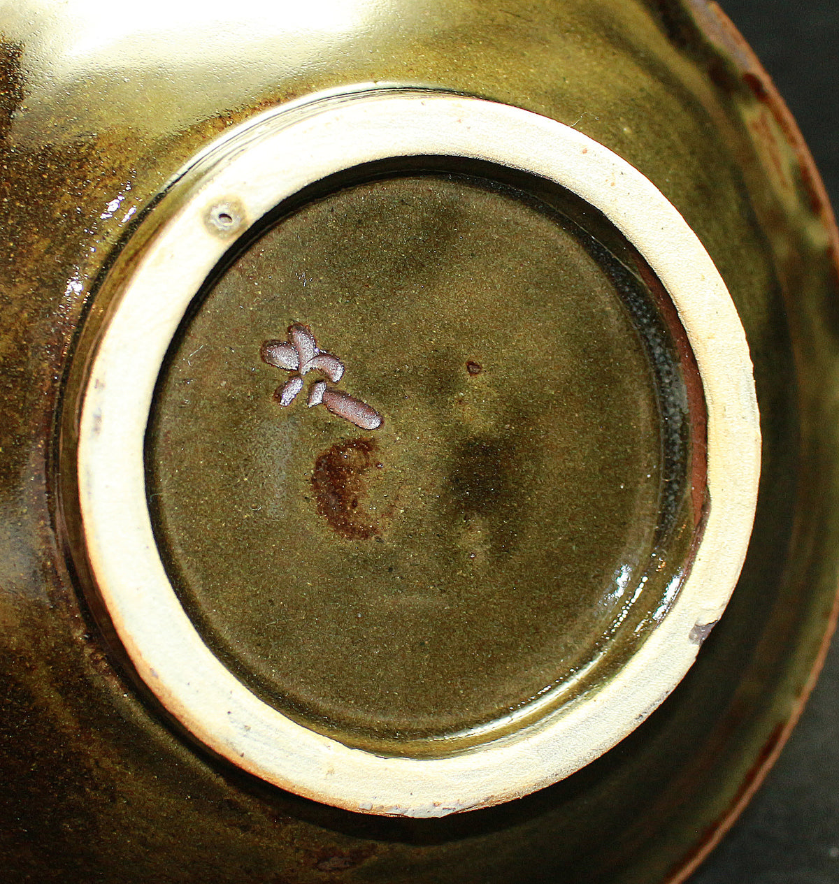 26142 人間国宝 金城次郎 皿（魚海老文） KINJO Jiro – アート飛田