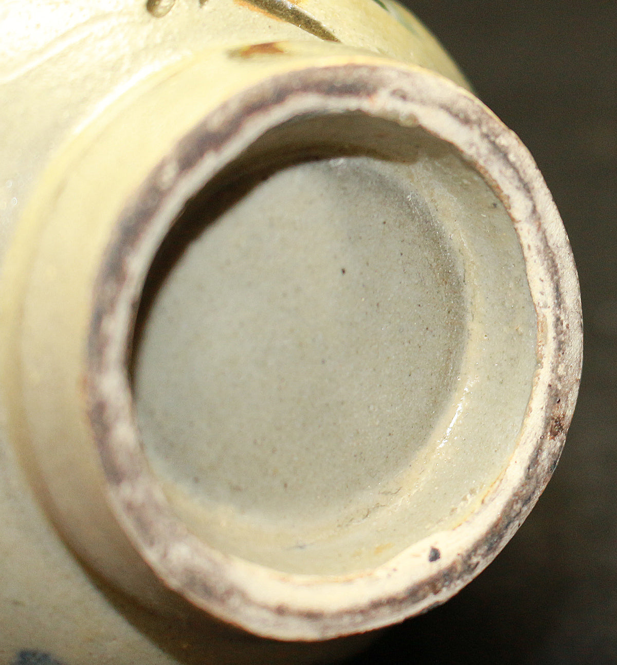 26143 　人間国宝　金城次郎　湯呑（魚海老文）　　KINJO　Jiro