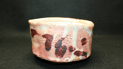 26146     加藤唐九郎	志野茶碗（昭和59年　1984年　玄　加藤唐九郎作品集　No.82掲載品）　  KATO Tokuro