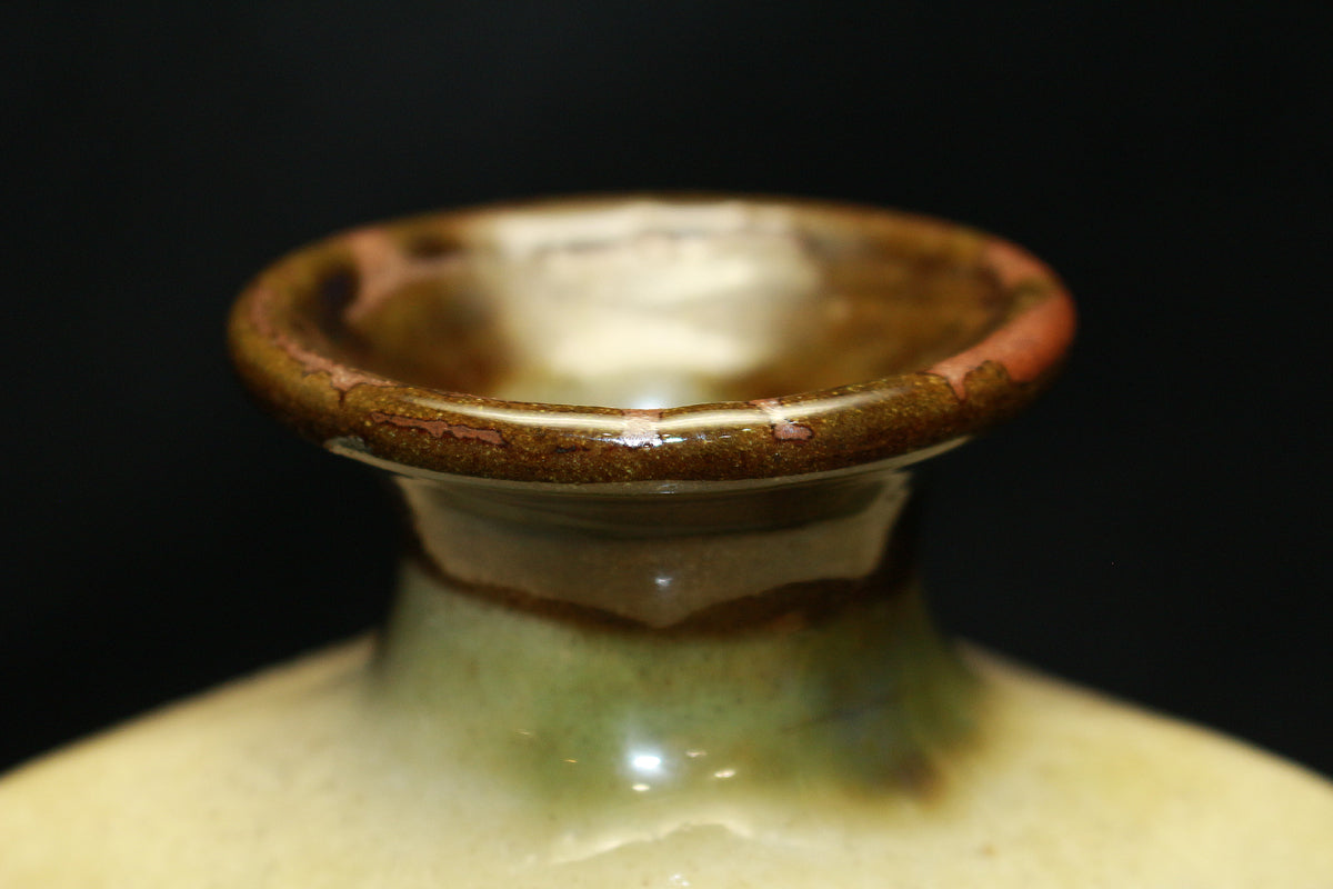 26161　人間国宝　金城次郎	　海老魚文角瓶　KINJO Jiro