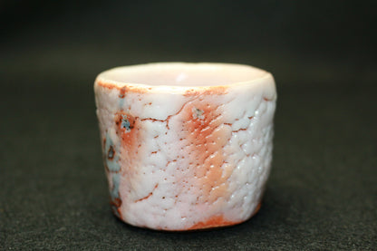 26165    人間国宝　加藤孝造　志野ぐい呑①　KATO Kozo