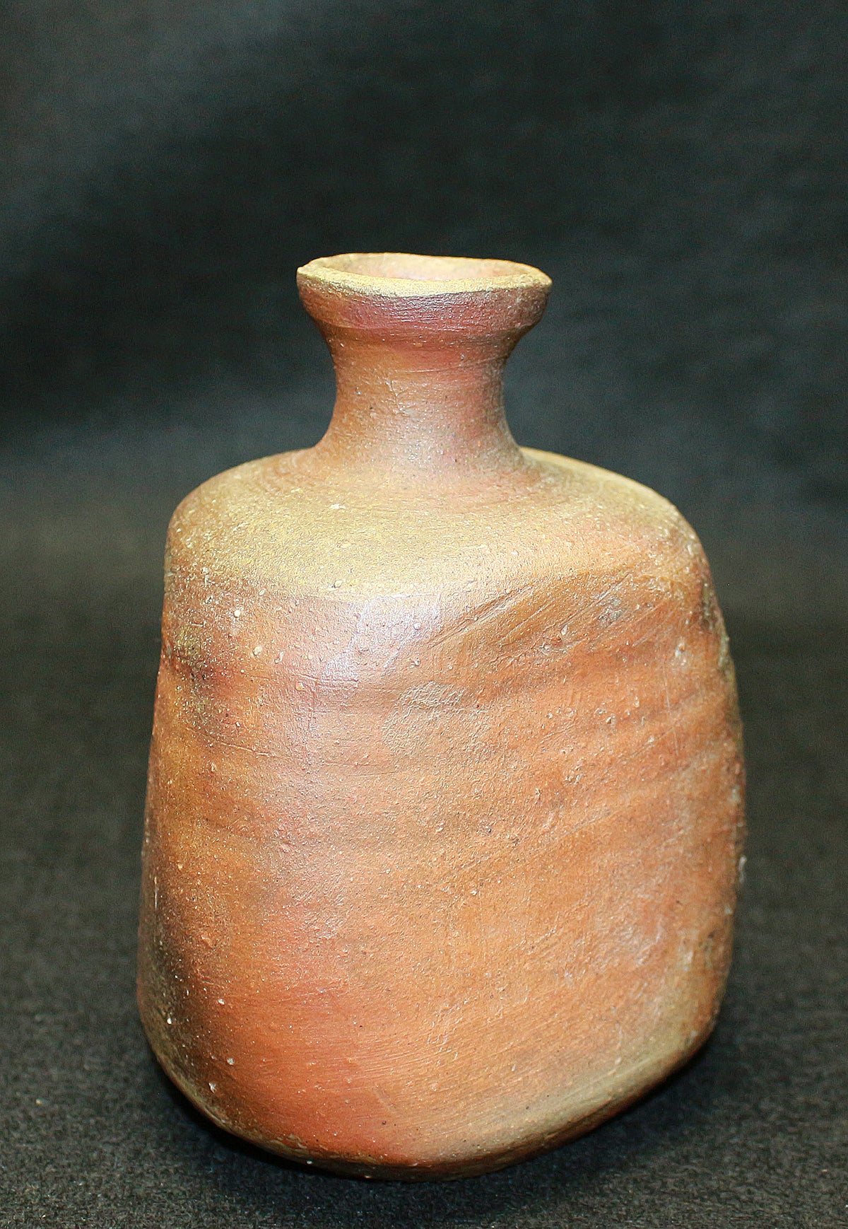 26170 Nakamura Rokuro Bizen Sake Bottle 