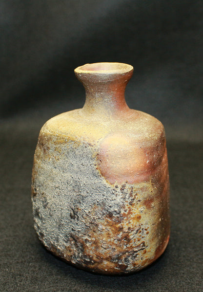 26170 Nakamura Rokuro Bizen Sake Bottle 