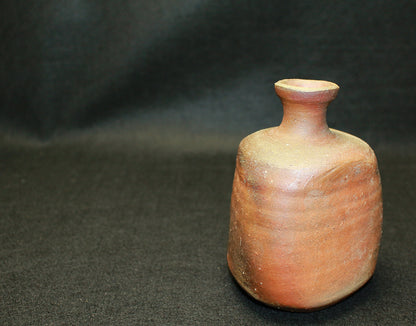 26170 Nakamura Rokuro Bizen Sake Bottle 