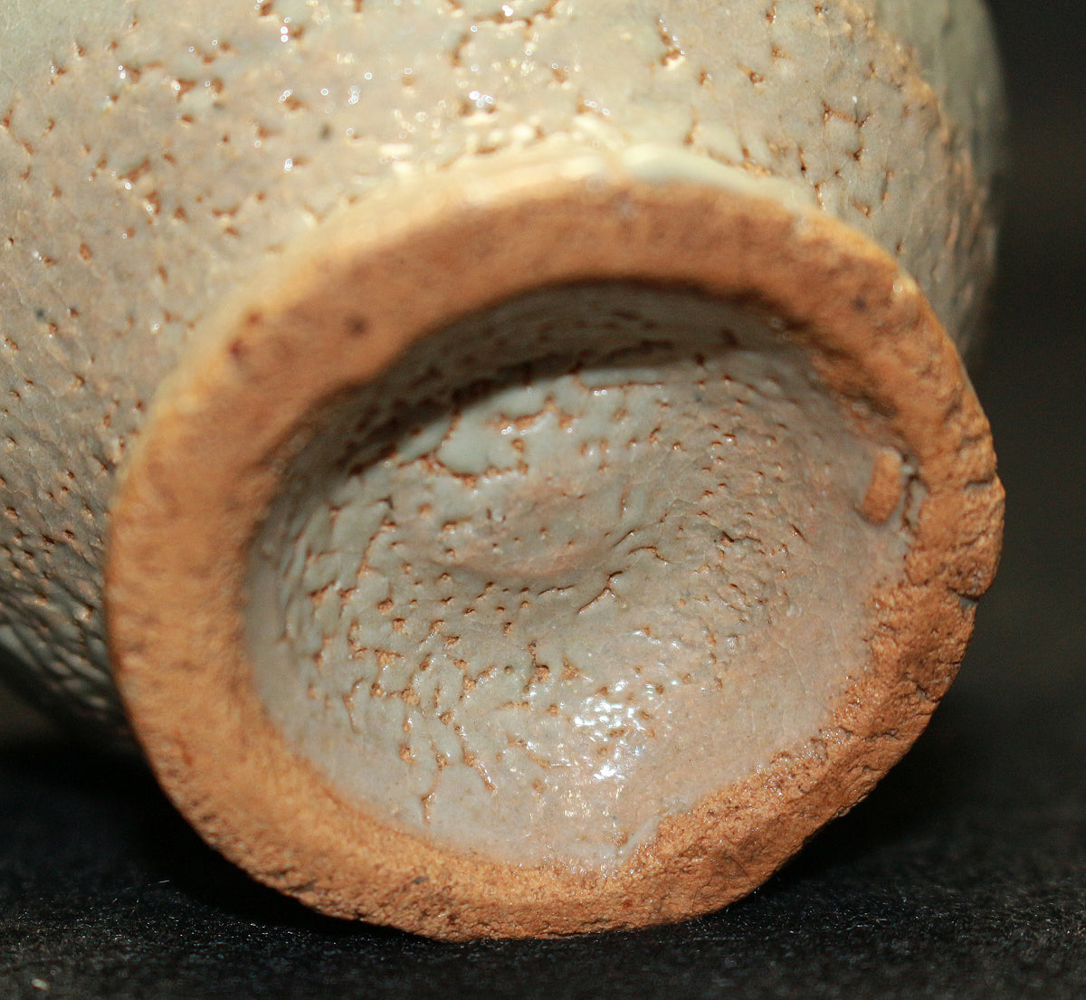 26174　 人間国宝　浜田庄司 　縁黒盃　HAMADA Syoji