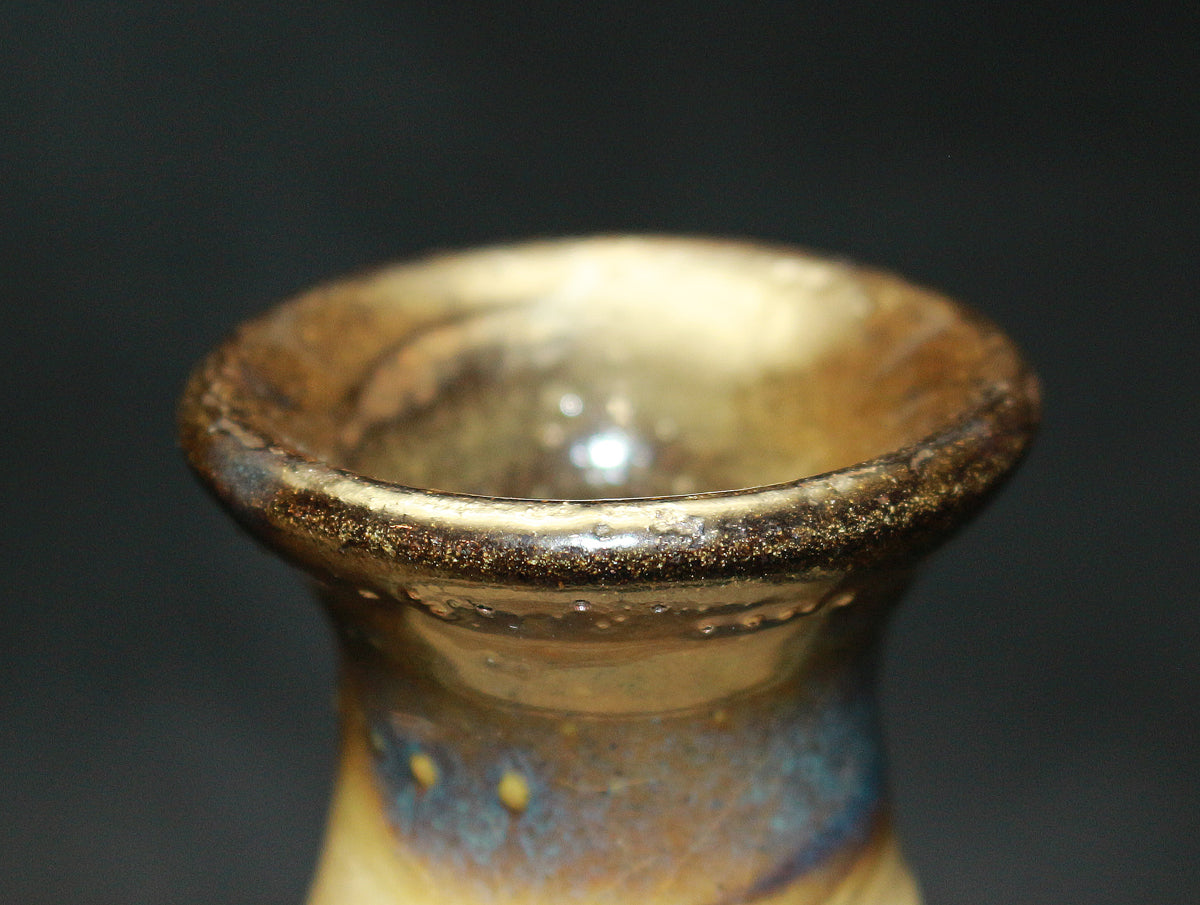 26182	人間国宝　金城次郎　海老魚紋花瓶　　Kinjo　Jiro